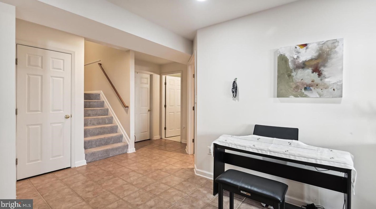 47074 Garrett Pl, Dulles VA  20165-7522 exterior