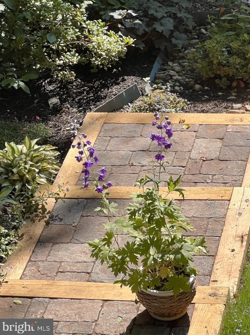 47074 Garrett Pl, Dulles VA  20165-7522 exterior