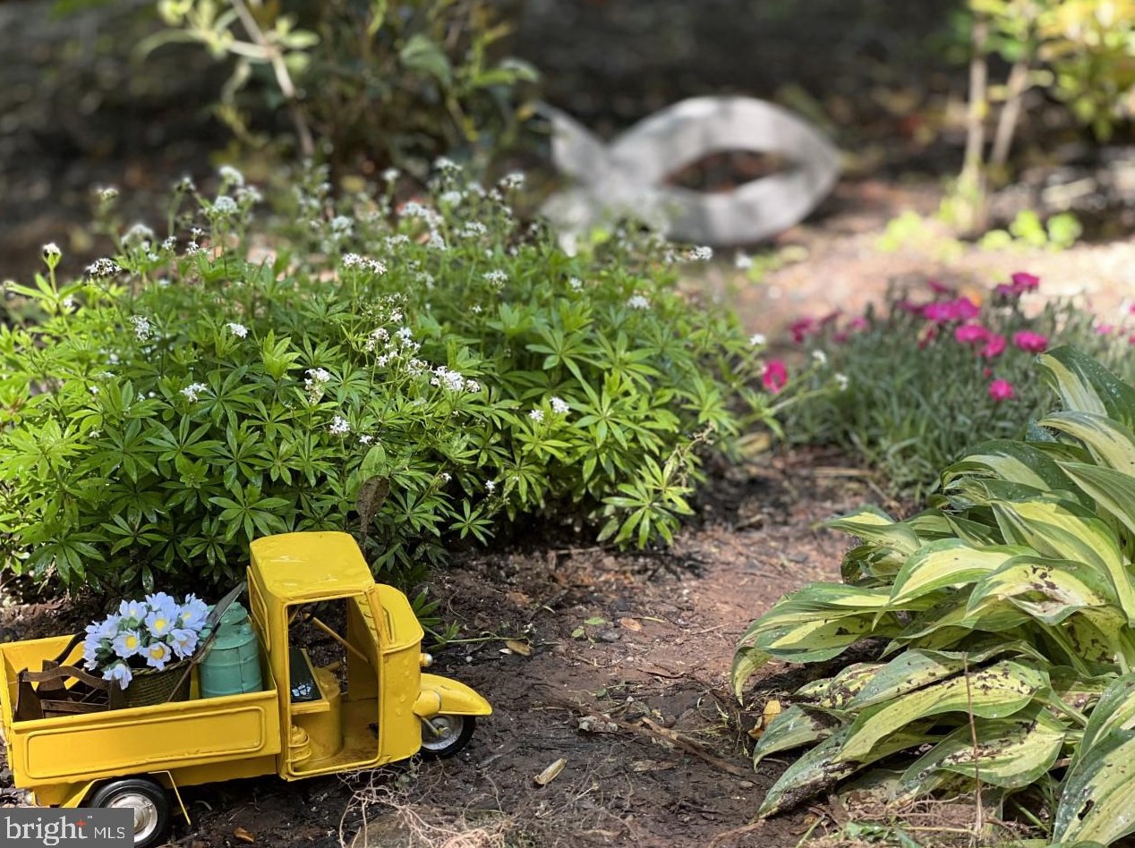 47074 Garrett Pl, Dulles VA  20165-7522 exterior