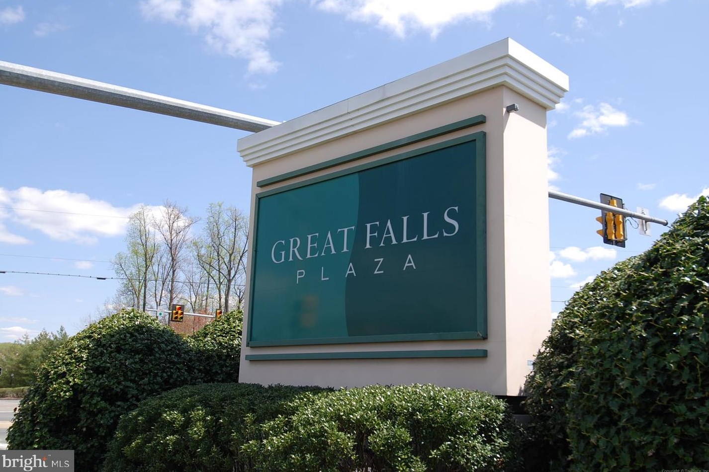 47074 Garrett Pl, Dulles VA  20165-7522 exterior