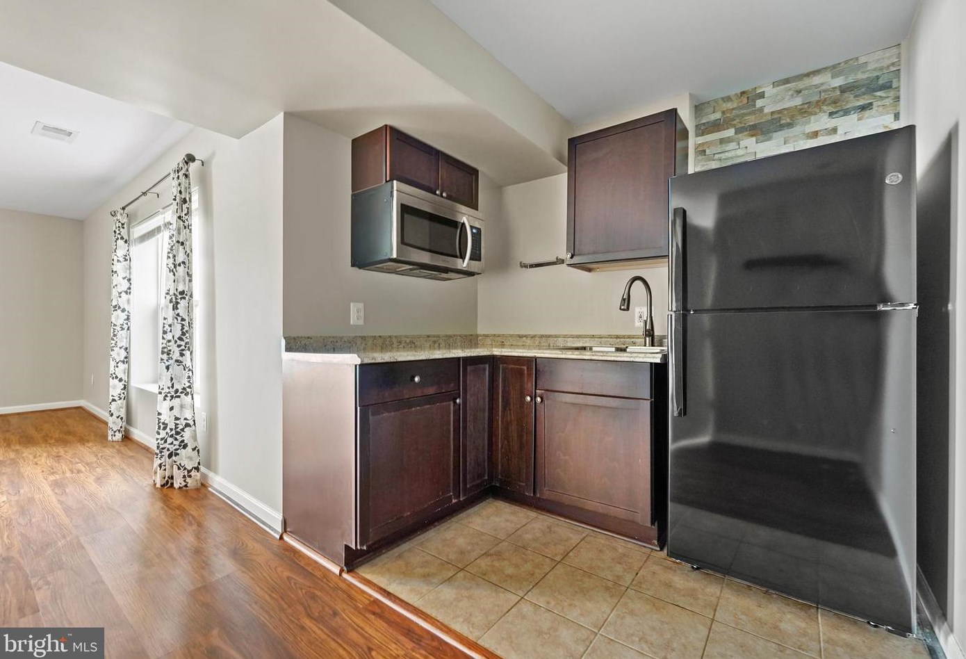 21115 Potomac Trail Cir, Ashburn VA  20148-4371 exterior