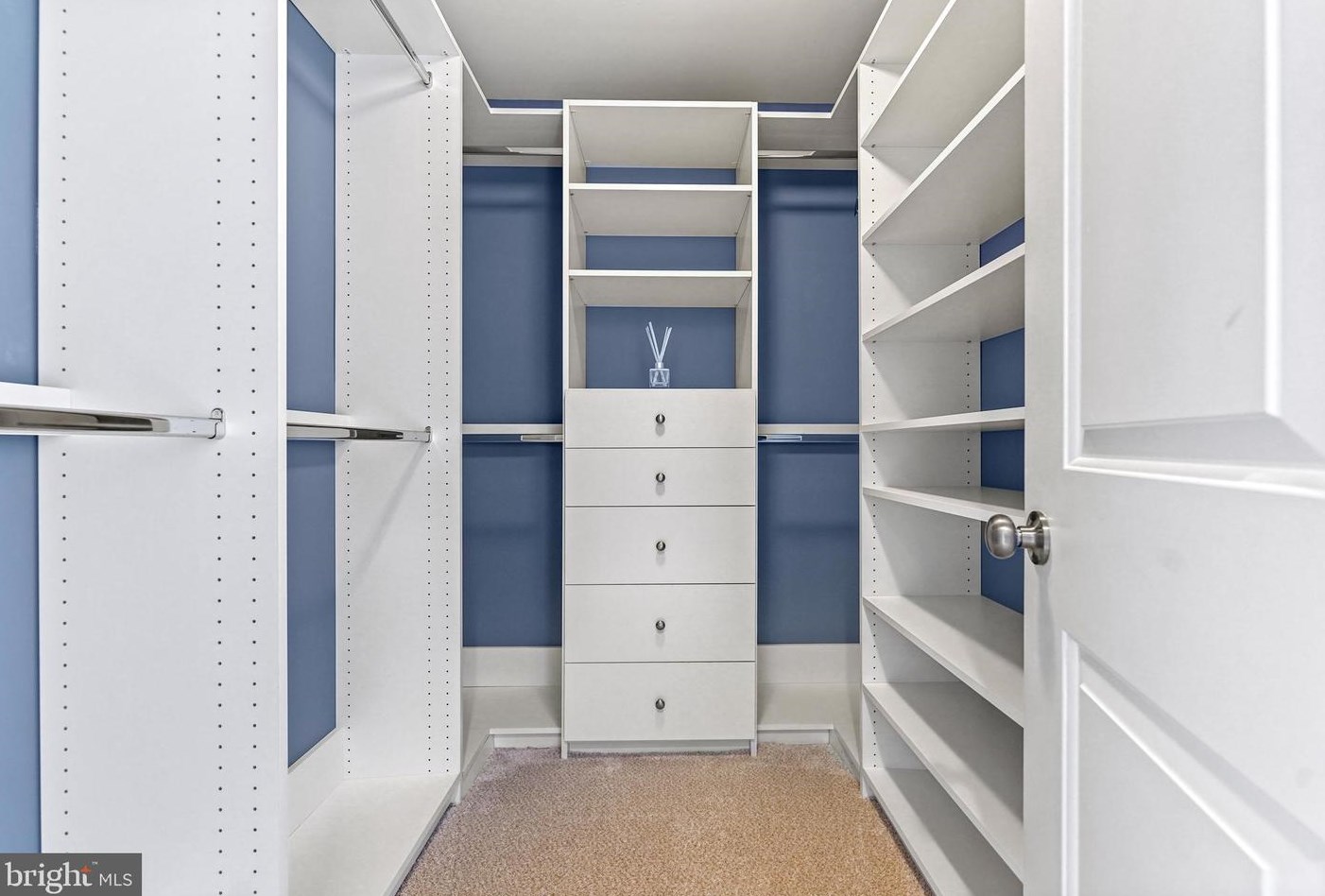 21115 Potomac Trail Cir, Ashburn VA  20148-4371 exterior