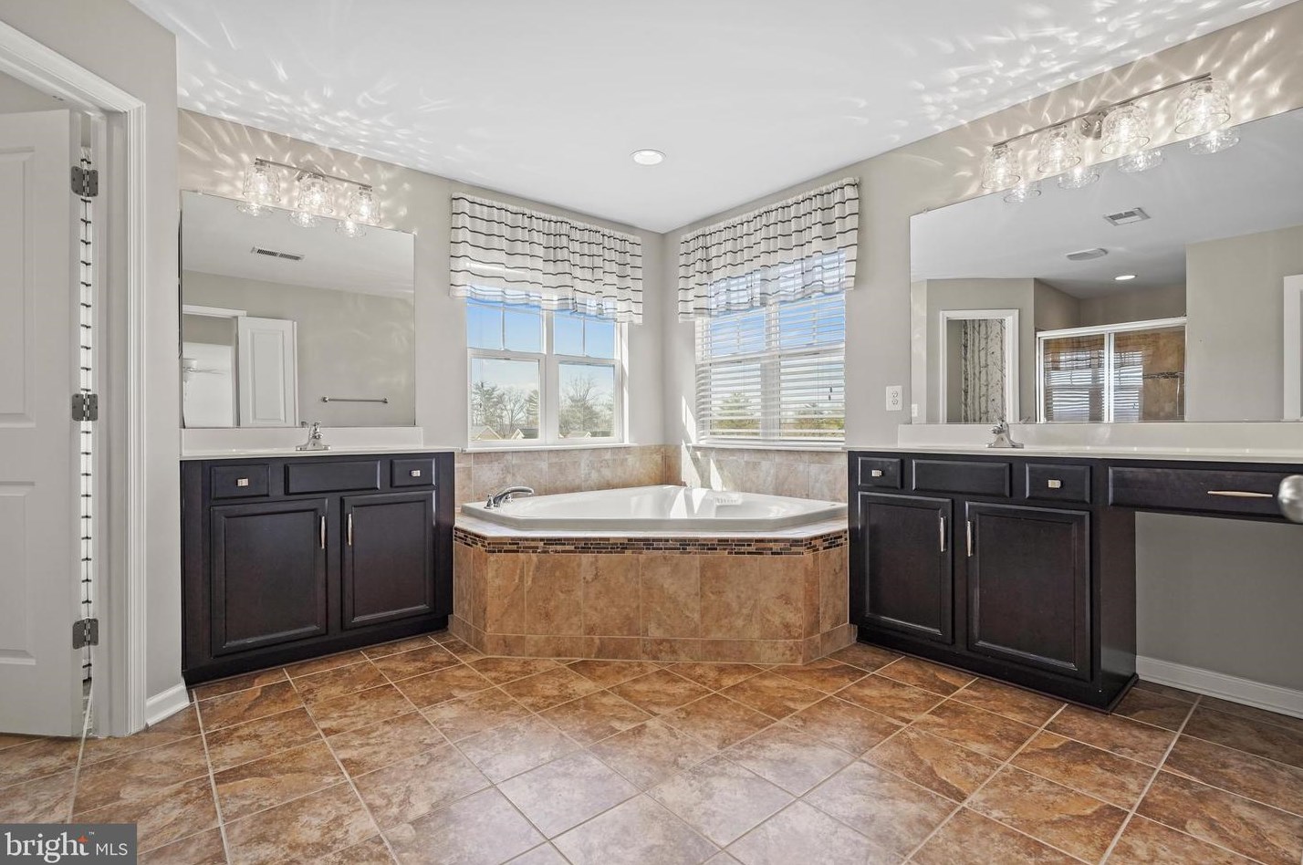 21115 Potomac Trail Cir, Ashburn VA  20148-4371 exterior