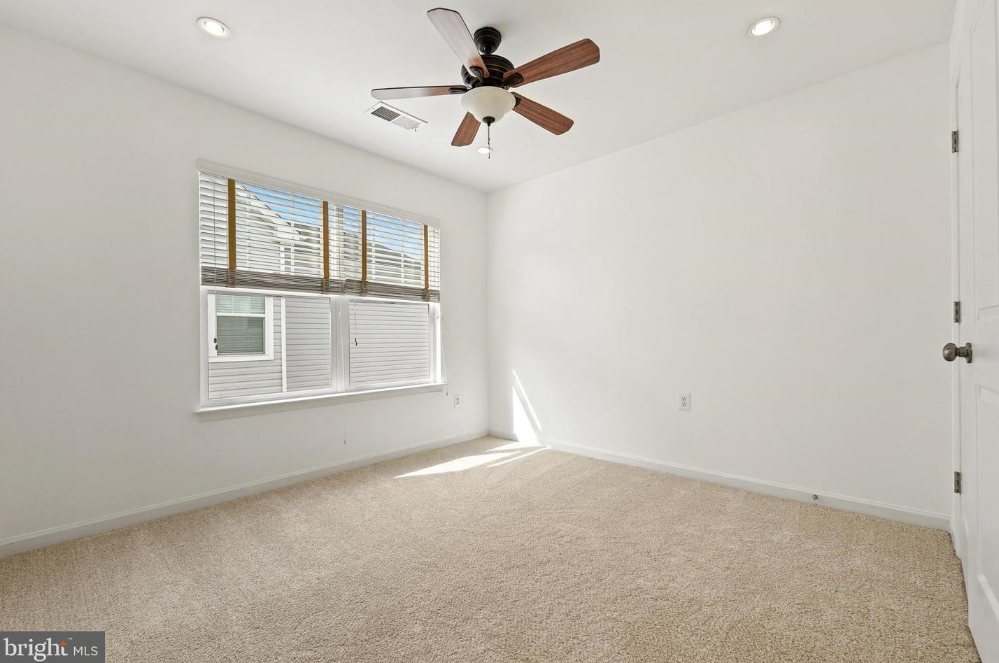 21115 Potomac Trail Cir, Ashburn VA  20148-4371 exterior