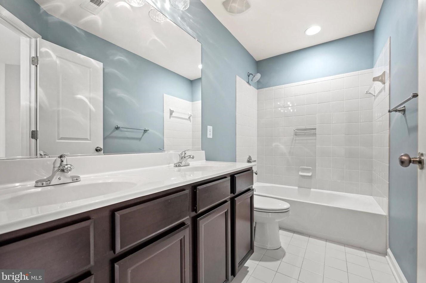 21115 Potomac Trail Cir, Ashburn VA  20148-4371 exterior