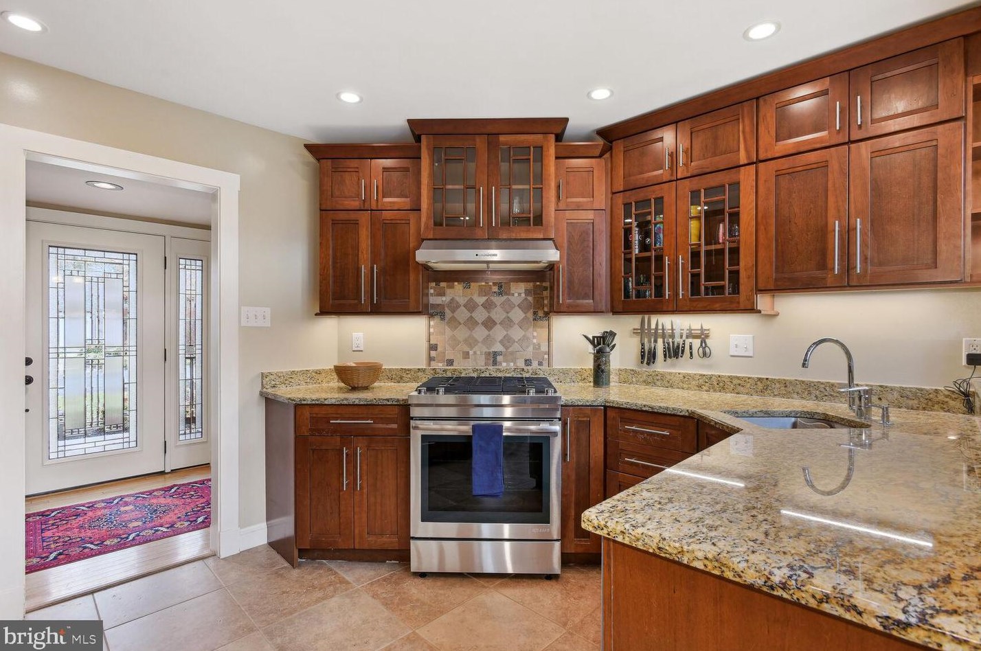 16 Wiltshire Ct, Dulles VA  20165-5677 exterior