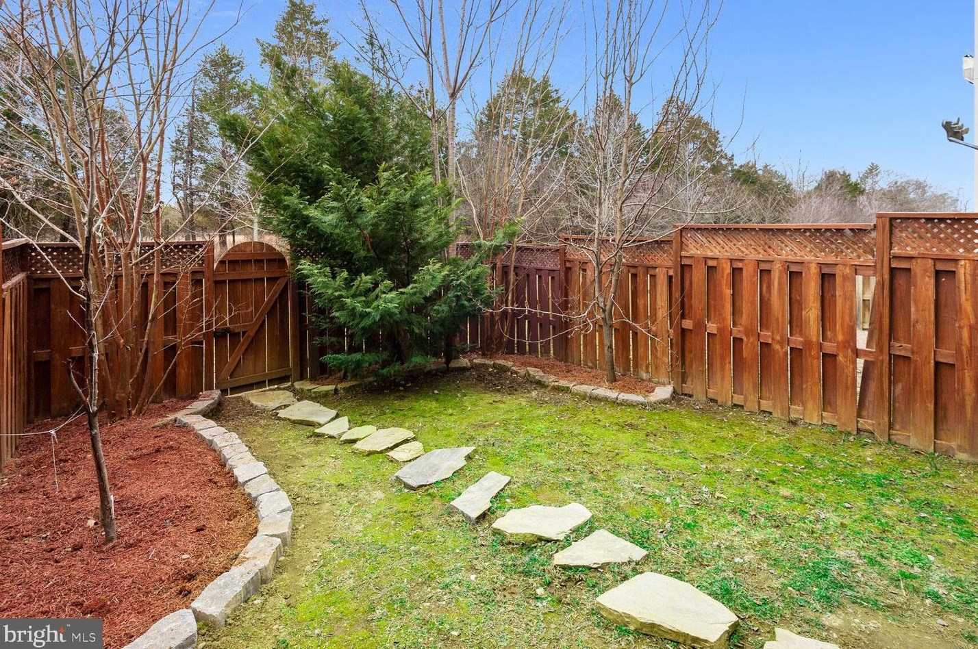 42037 Bushclover Ter, Stone Ridge VA  20105-5633 exterior