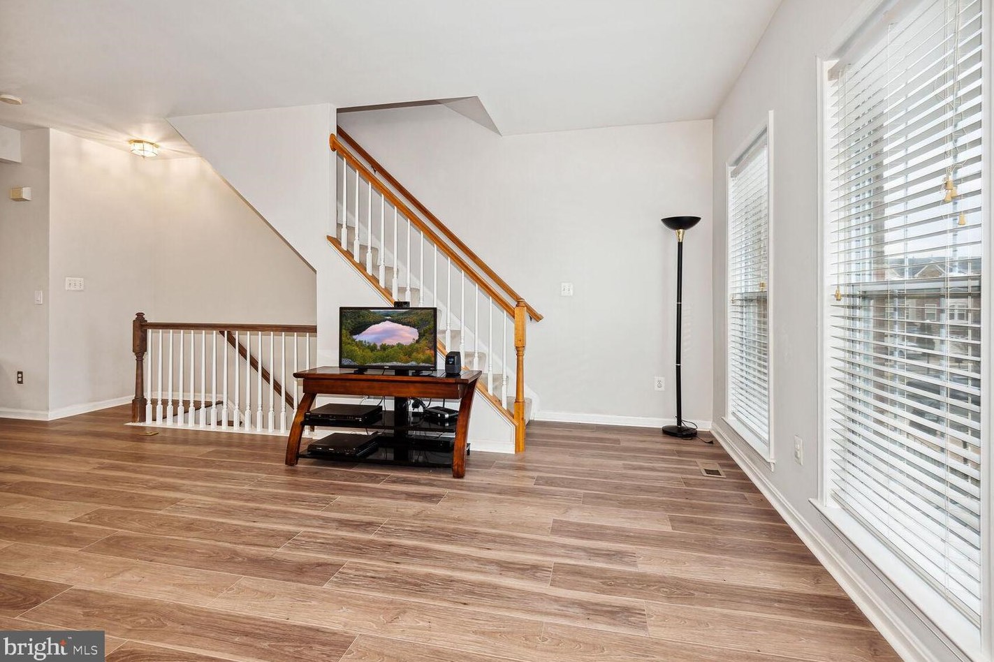 42037 Bushclover Ter, Stone Ridge VA  20105-5633 exterior