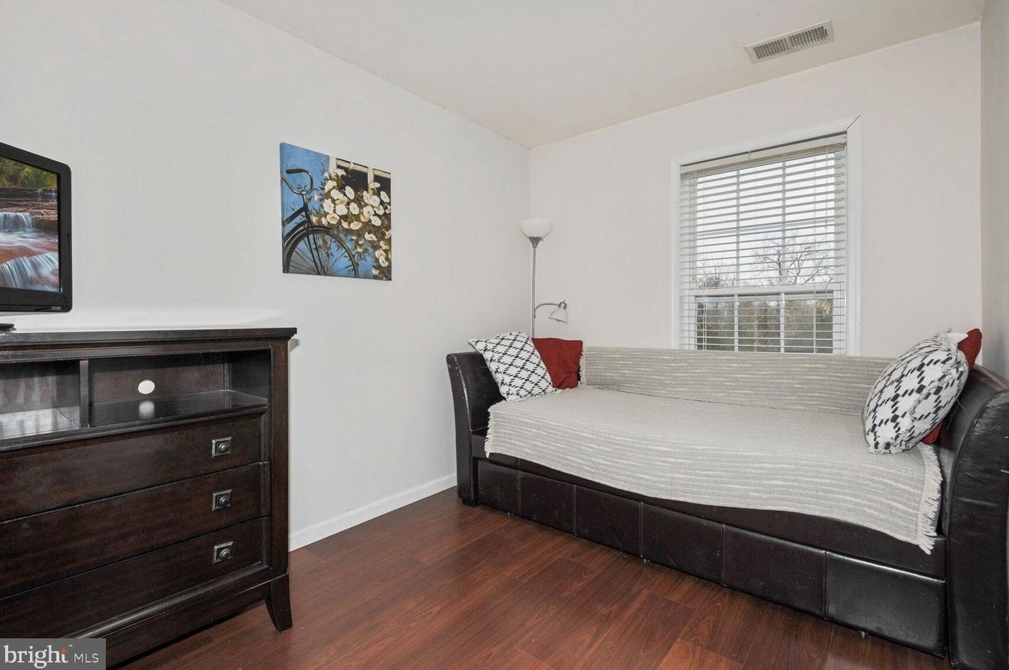 42037 Bushclover Ter, Stone Ridge VA  20105-5633 exterior