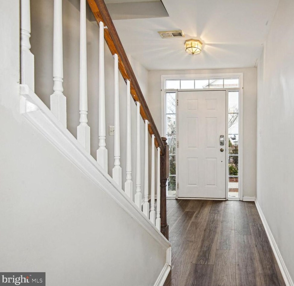 42037 Bushclover Ter, Stone Ridge VA  20105-5633 exterior