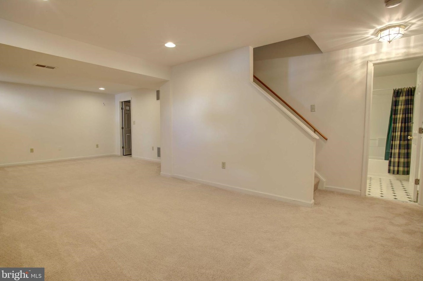 20596 Marsh Ct, Dulles VA  20165-7314 exterior