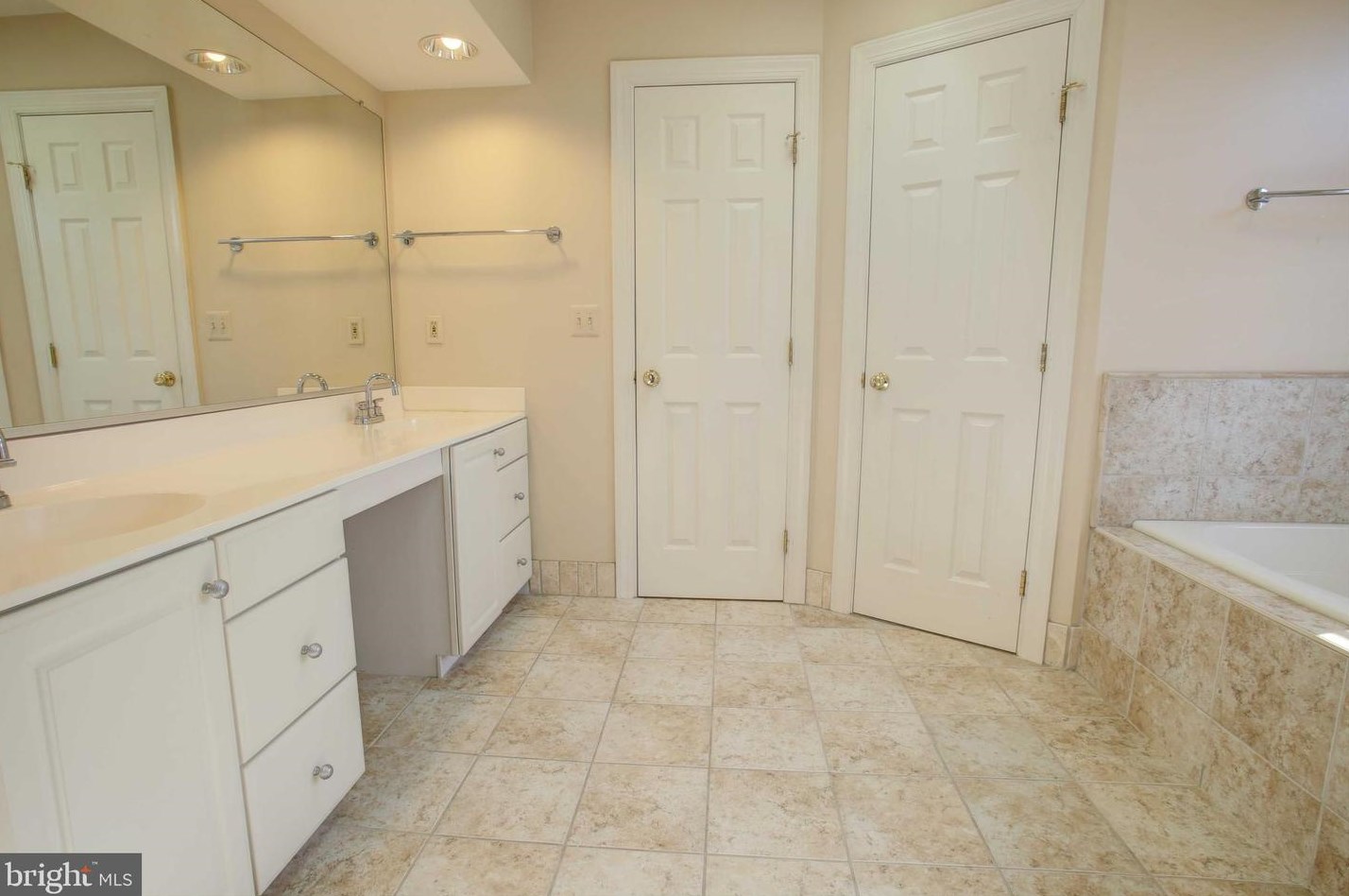 20596 Marsh Ct, Dulles VA  20165-7314 exterior