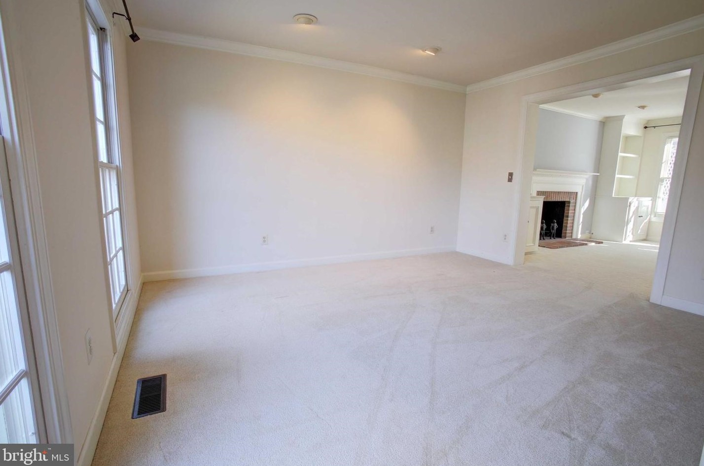 20596 Marsh Ct, Dulles VA  20165-7314 exterior