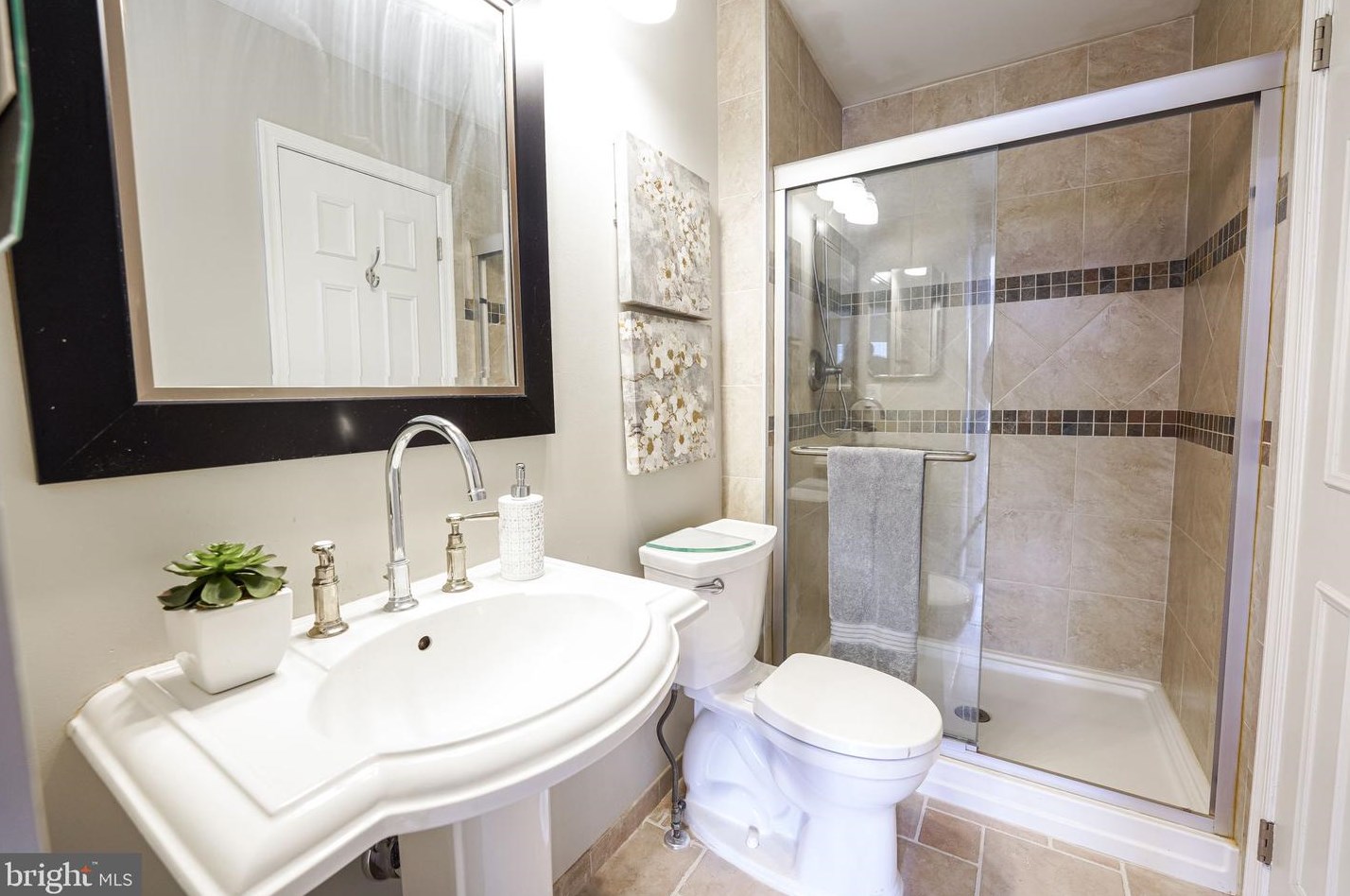 14 Fenton Wood Dr, Dulles VA  20165-5718 exterior