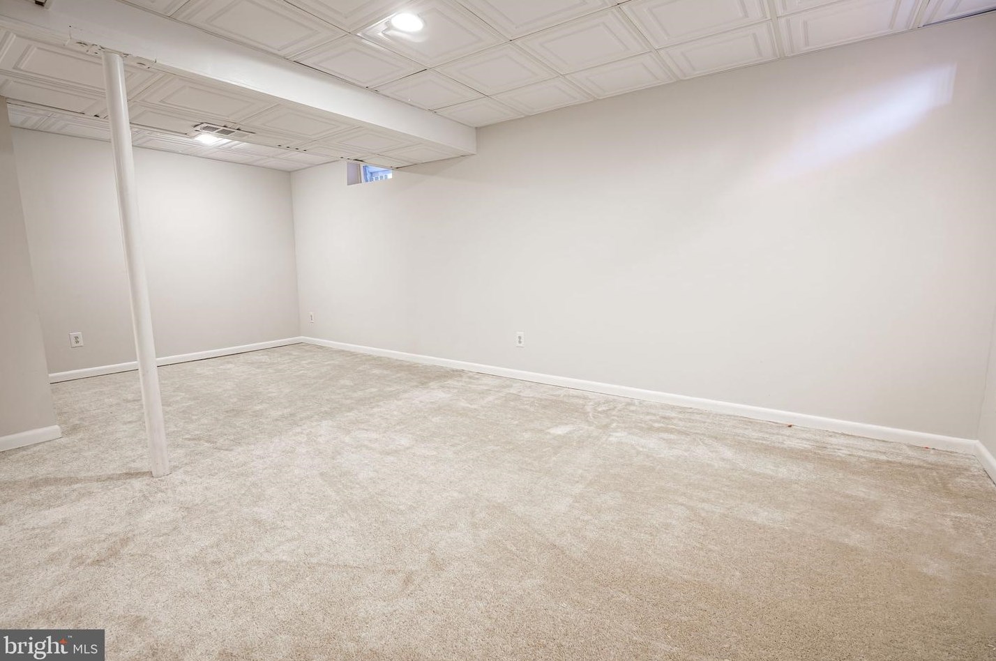 14 Fenton Wood Dr, Dulles VA  20165-5718 exterior