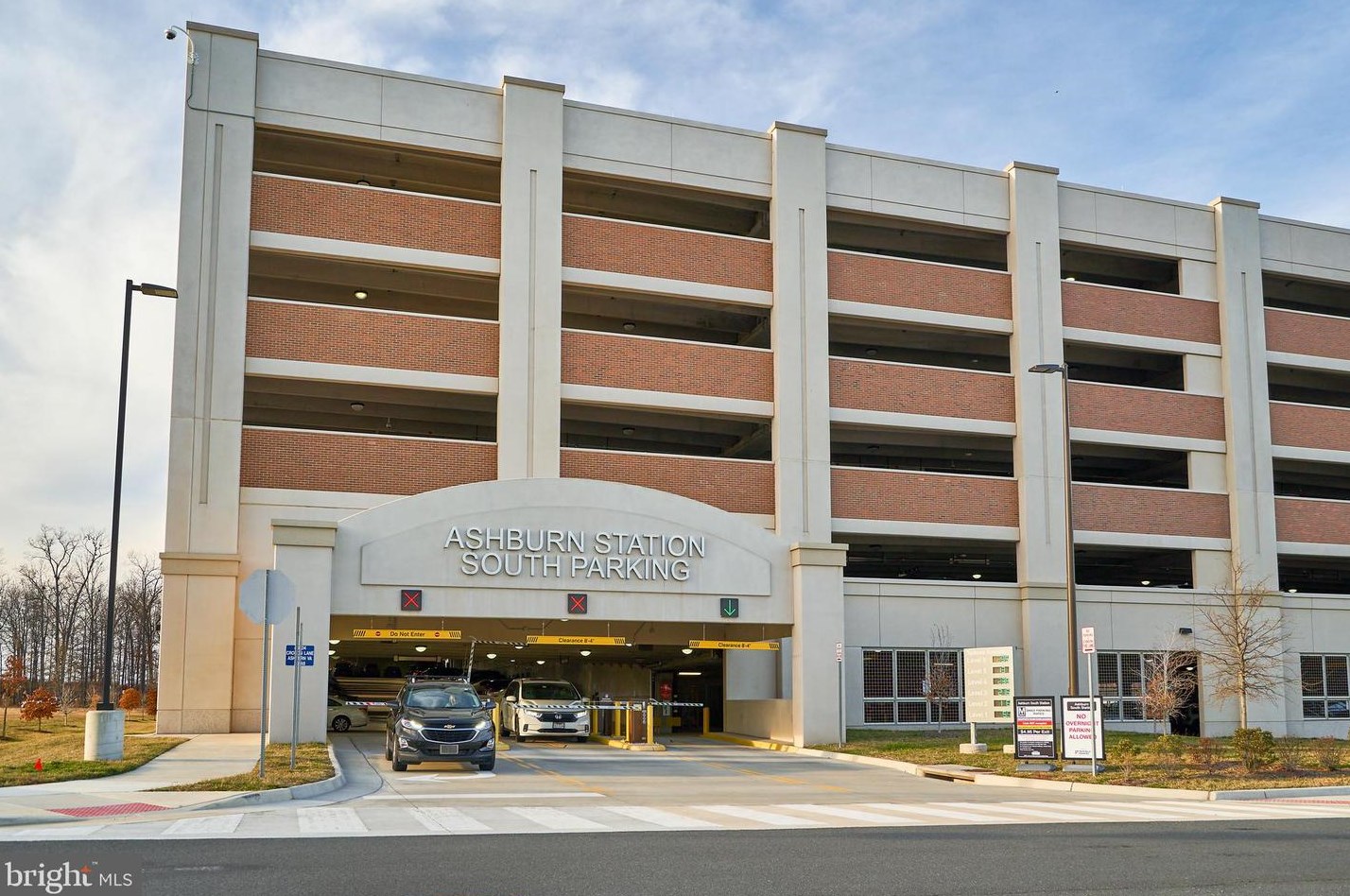 43522 Centergate Dr, Ashburn VA  20148 exterior