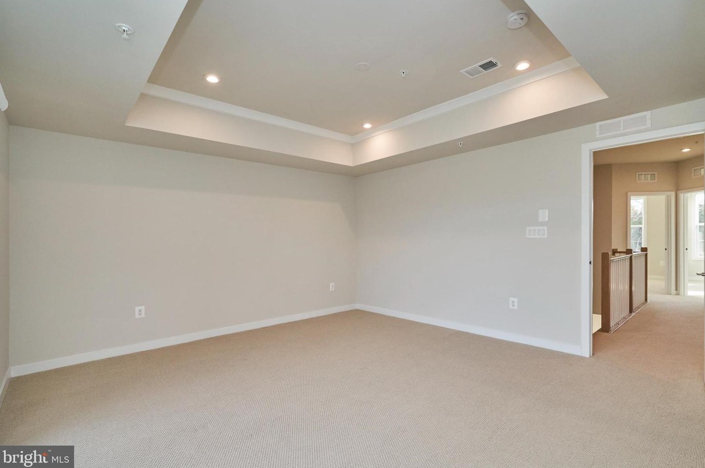 43522 Centergate Dr, Ashburn VA  20148 exterior