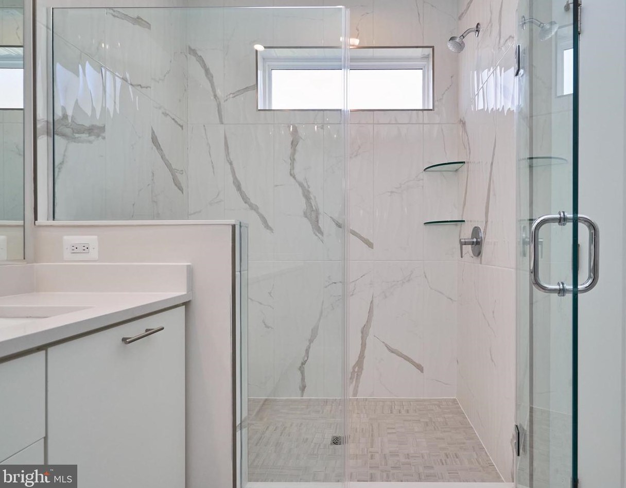 43522 Centergate Dr, Ashburn VA  20148 exterior