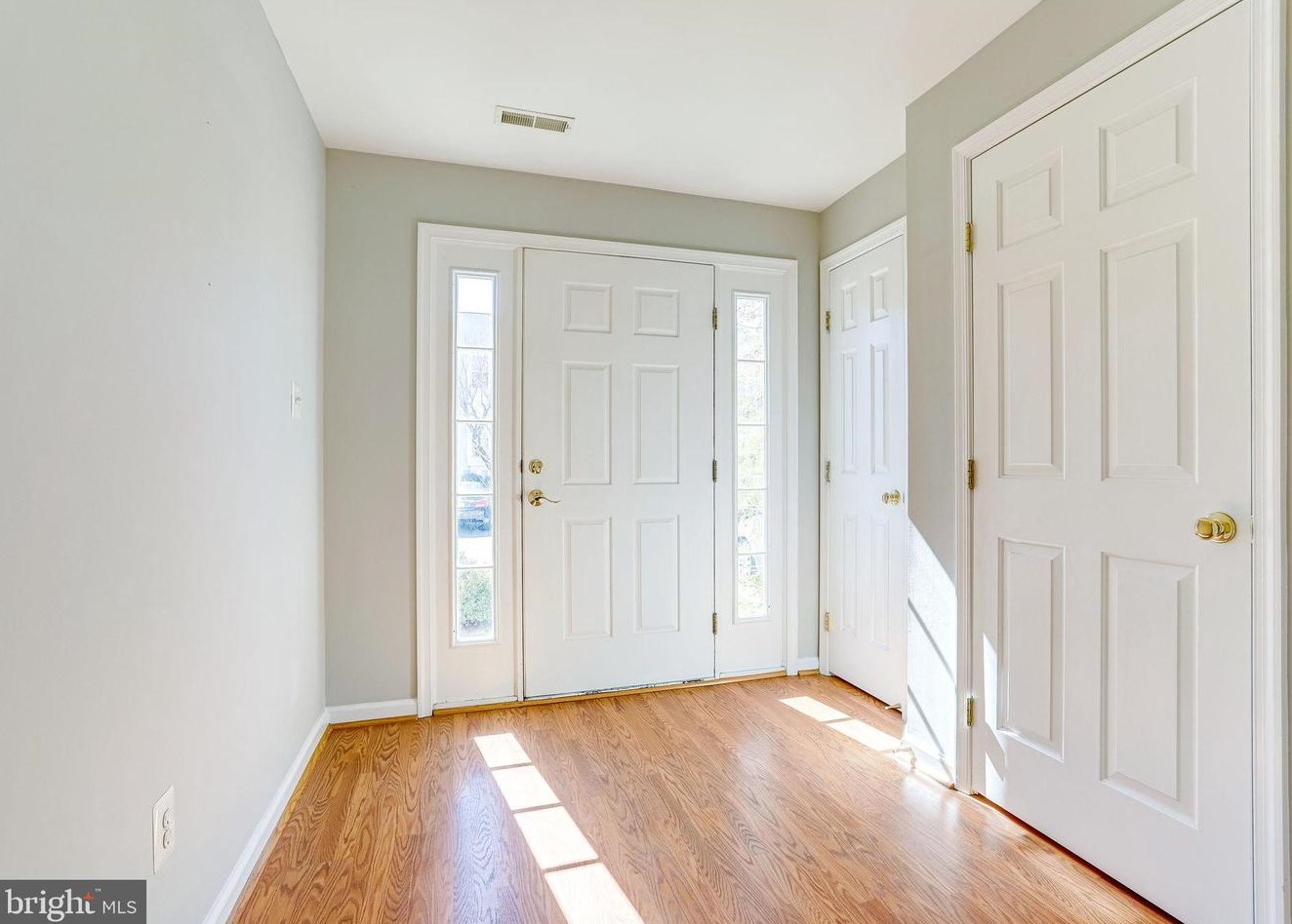 43240 Brookford Sq, Ashburn VA  20147-5140 exterior