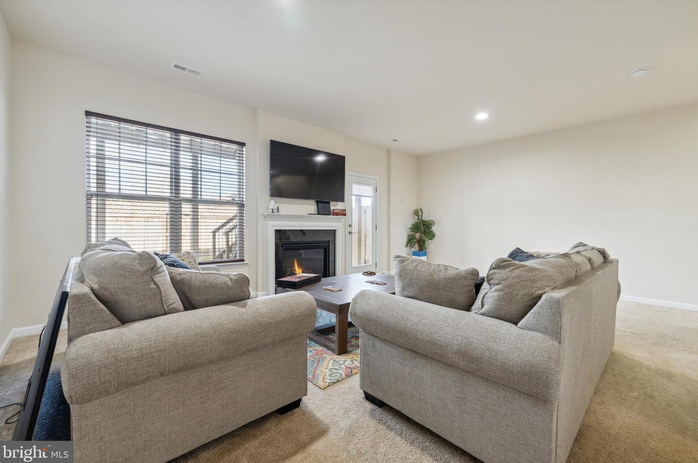 43468 Hopestone Ter, Fairfax VA  20152-1993 exterior