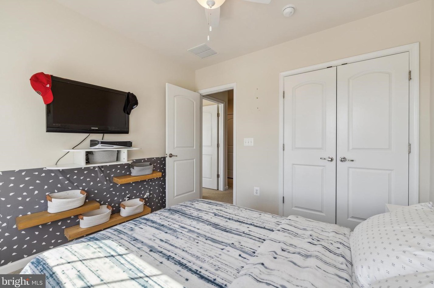 43468 Hopestone Ter, Fairfax VA  20152-1993 exterior