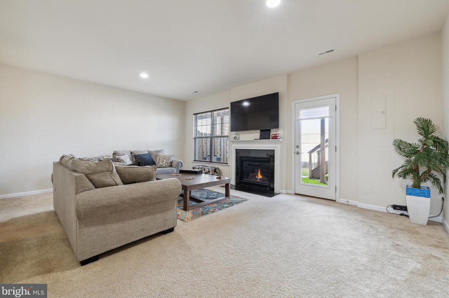 43468 Hopestone Ter, Fairfax VA  20152-1993 exterior