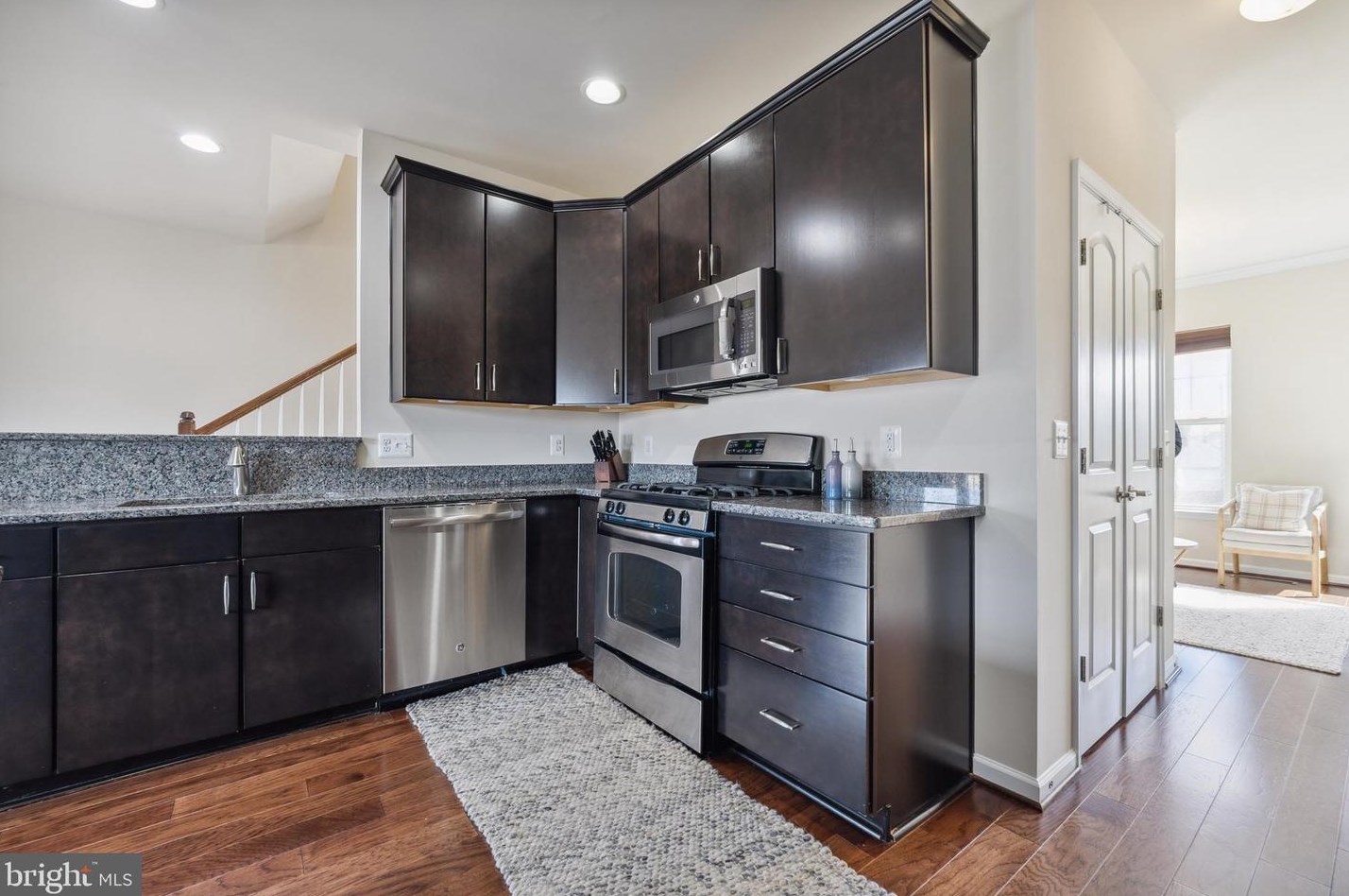 43468 Hopestone Ter, Fairfax VA  20152-1993 exterior