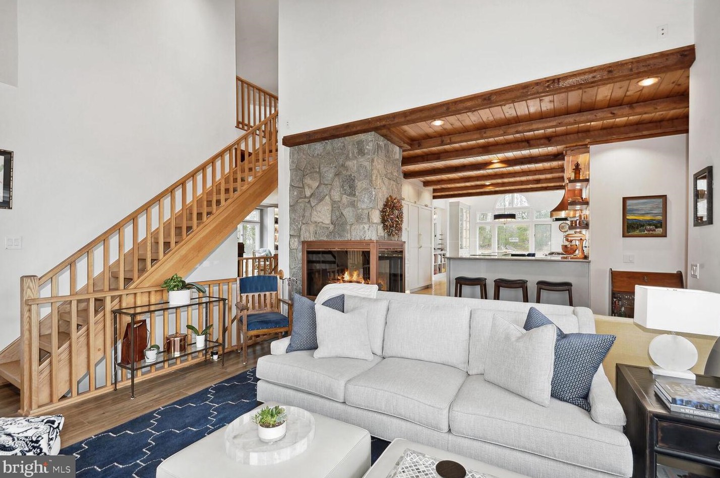 23972 Deep Hollow Ln, Stone Ridge VA  20105-2120 exterior