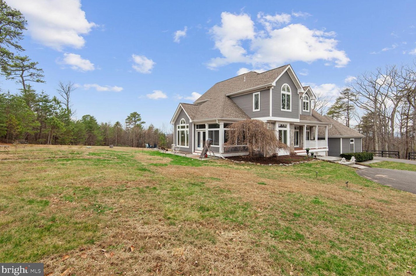 23972 Deep Hollow Ln, Stone Ridge VA  20105-2120 exterior