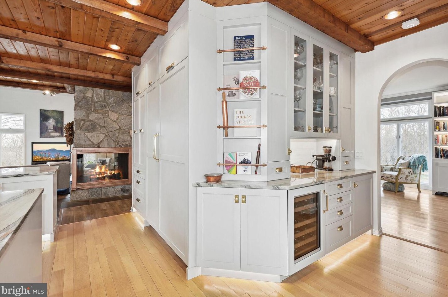 23972 Deep Hollow Ln, Stone Ridge VA  20105-2120 exterior