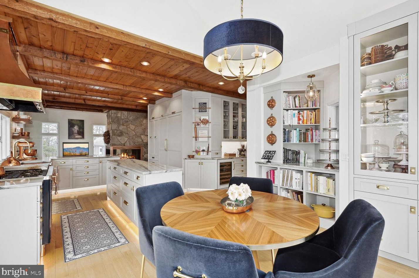 23972 Deep Hollow Ln, Stone Ridge VA  20105-2120 exterior