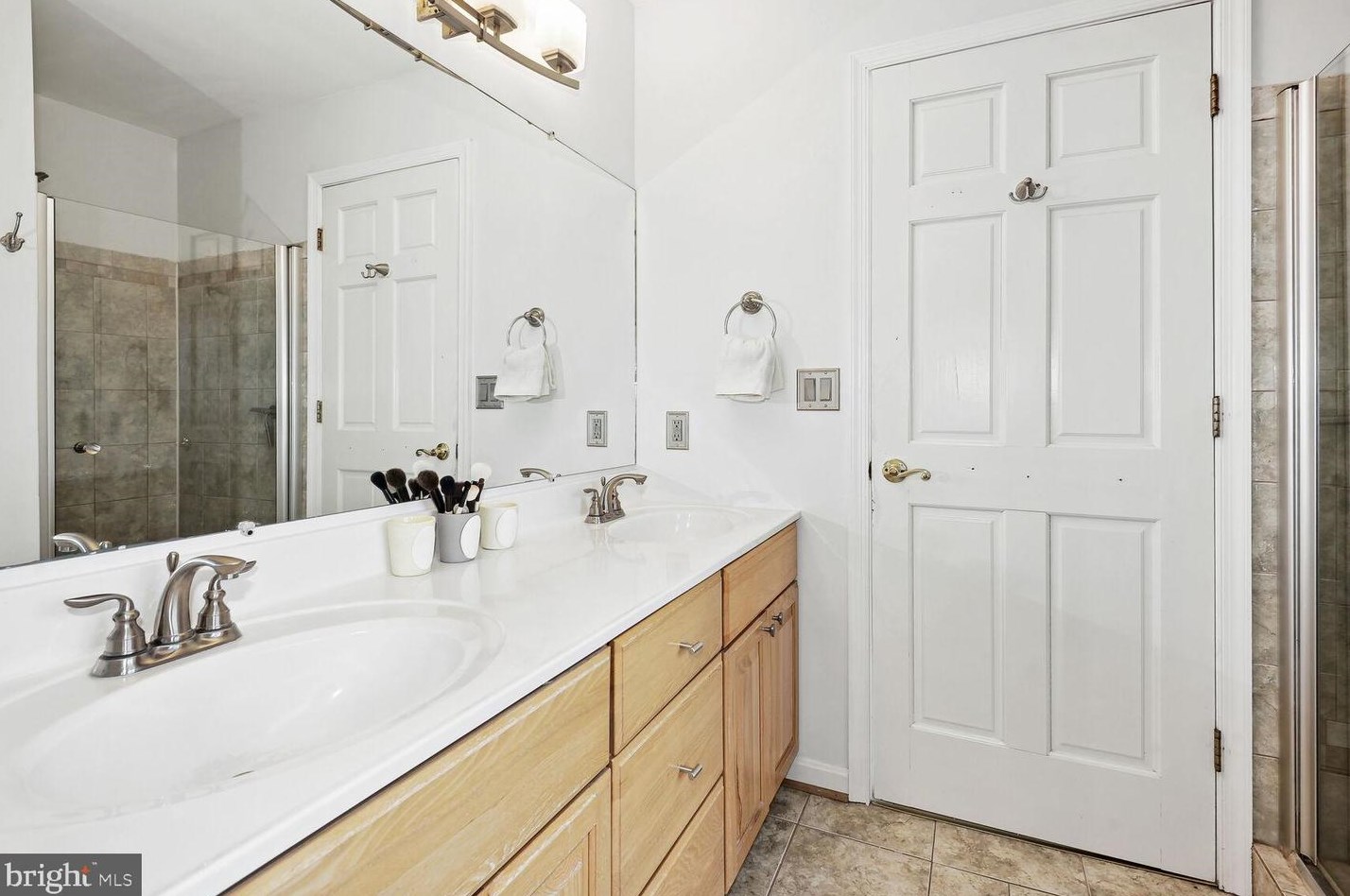 23972 Deep Hollow Ln, Stone Ridge VA  20105-2120 exterior