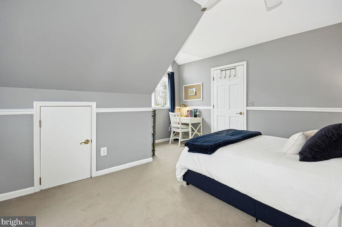 23972 Deep Hollow Ln, Stone Ridge VA  20105-2120 exterior