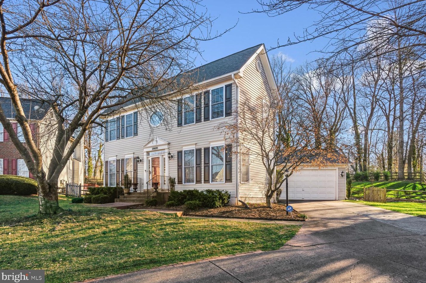 20695 Smithfield Ct, Dulles VA  20165-7501 exterior