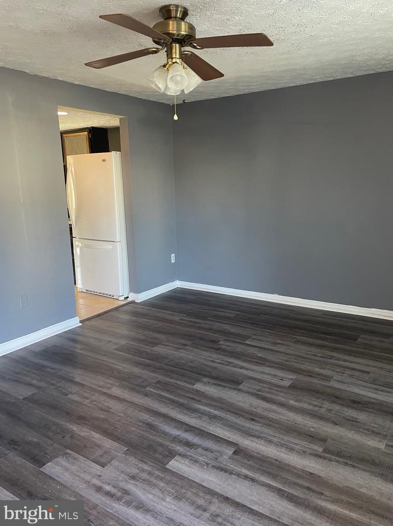 22354 Stablehouse Dr, Dulles VA  20164-5326 exterior