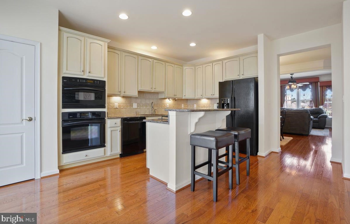 25129 Cutgrass Ter, Stone Ridge VA 20105-5639 exterior