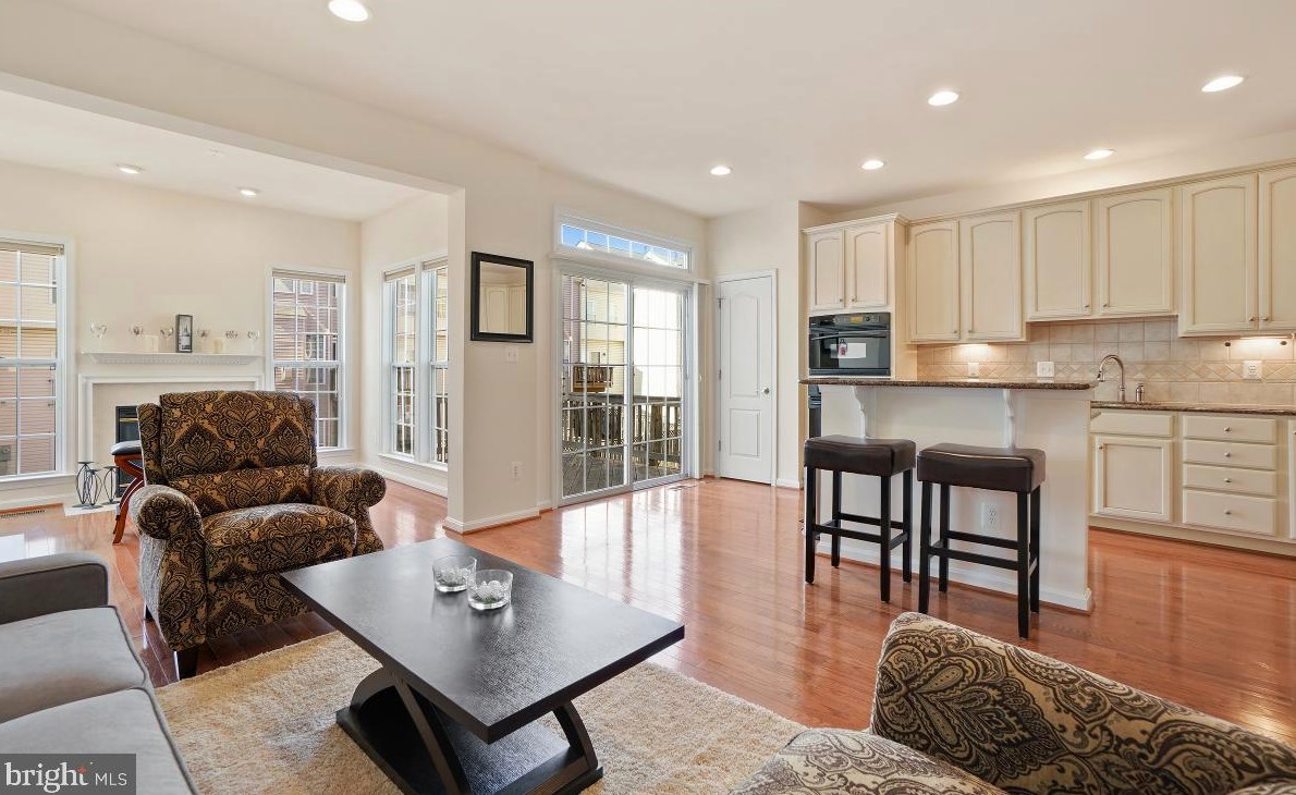 25129 Cutgrass Ter, Stone Ridge VA 20105-5639 exterior