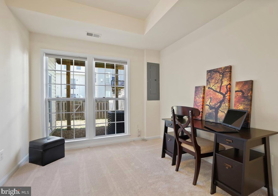 25129 Cutgrass Ter, Stone Ridge VA 20105-5639 exterior