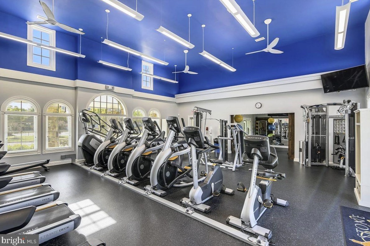 25129 Cutgrass Ter, Stone Ridge VA 20105-5639 exterior