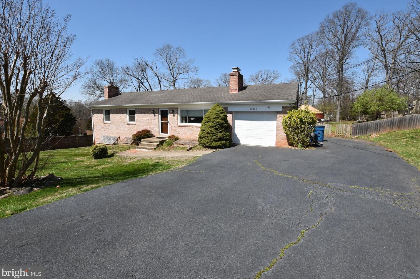 45406 Lakeside Dr, Dulles VA  20165-2518 exterior