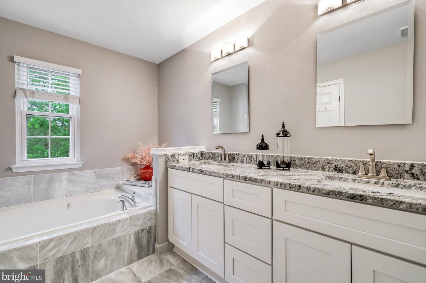 21740 Kings Crossing Ter, Ashburn VA  20147-4515 exterior