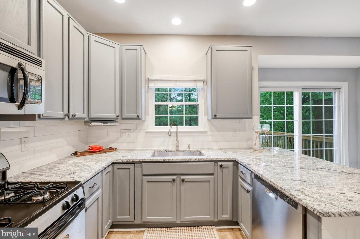 21740 Kings Crossing Ter, Ashburn VA  20147-4515 exterior