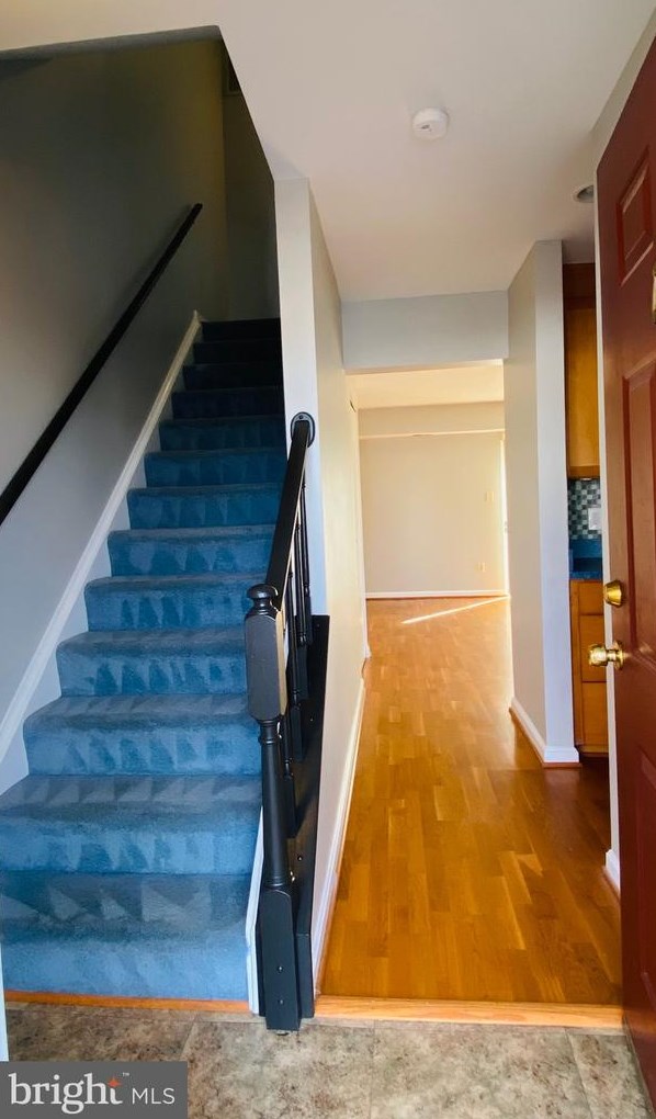 52 Essex Sq, Dulles VA  20164-3230 exterior