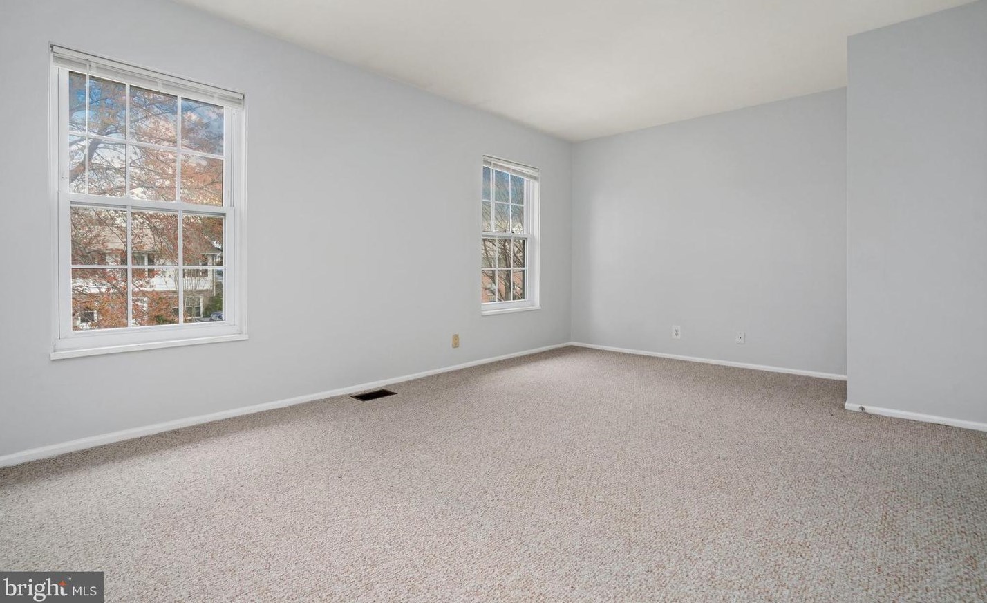 301 Cornell Dr, Dulles VA  20164-5426 exterior