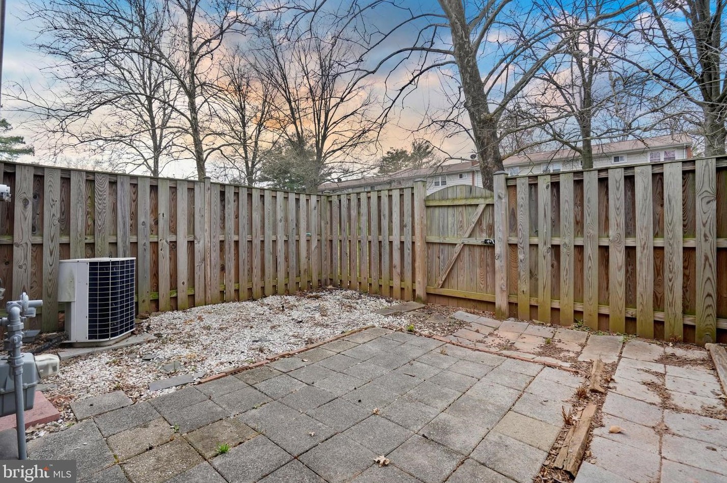 301 Cornell Dr, Dulles VA  20164-5426 exterior