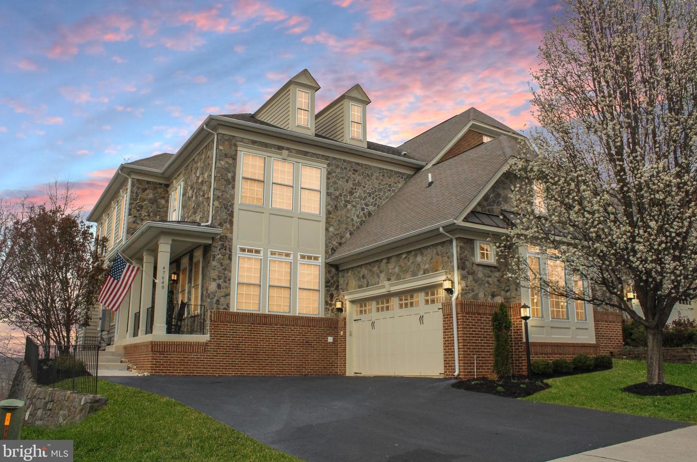 47640 Paulsen Sq, Dulles VA  20165-5193 exterior