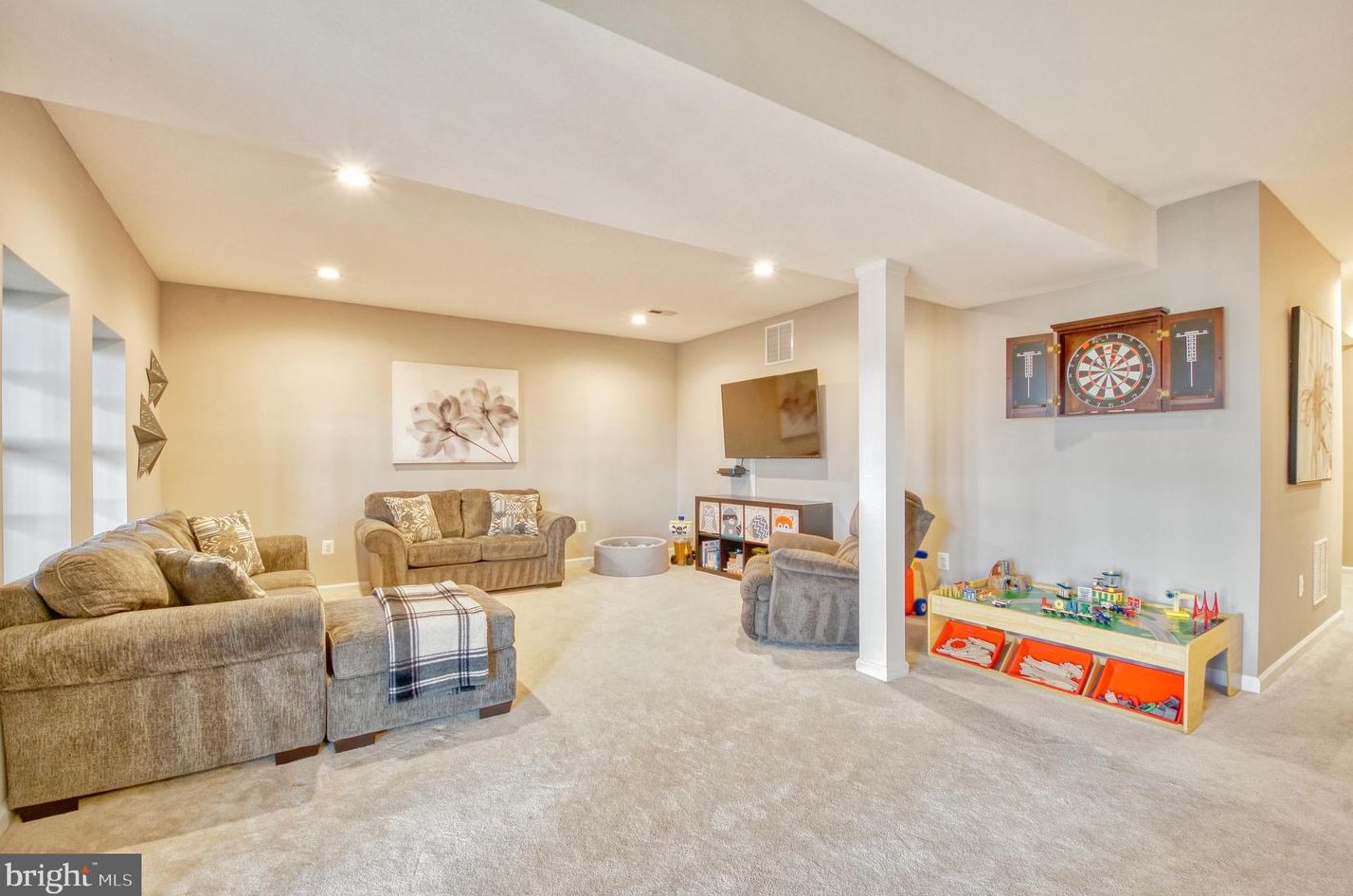 47640 Paulsen Sq, Dulles VA  20165-5193 exterior