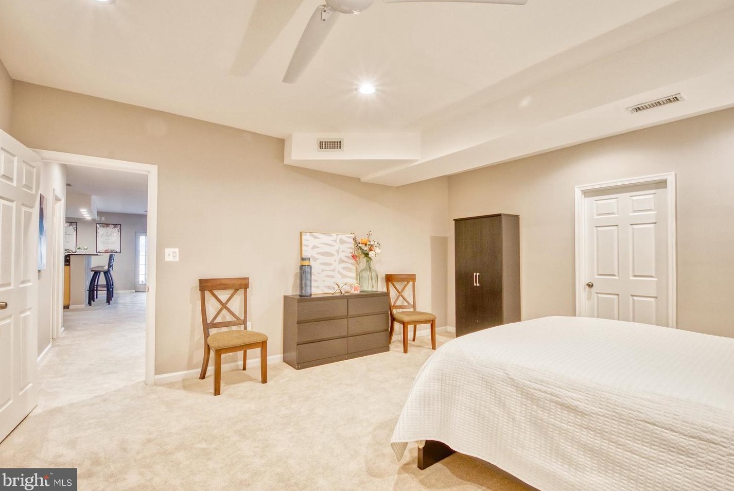 47640 Paulsen Sq, Dulles VA  20165-5193 exterior