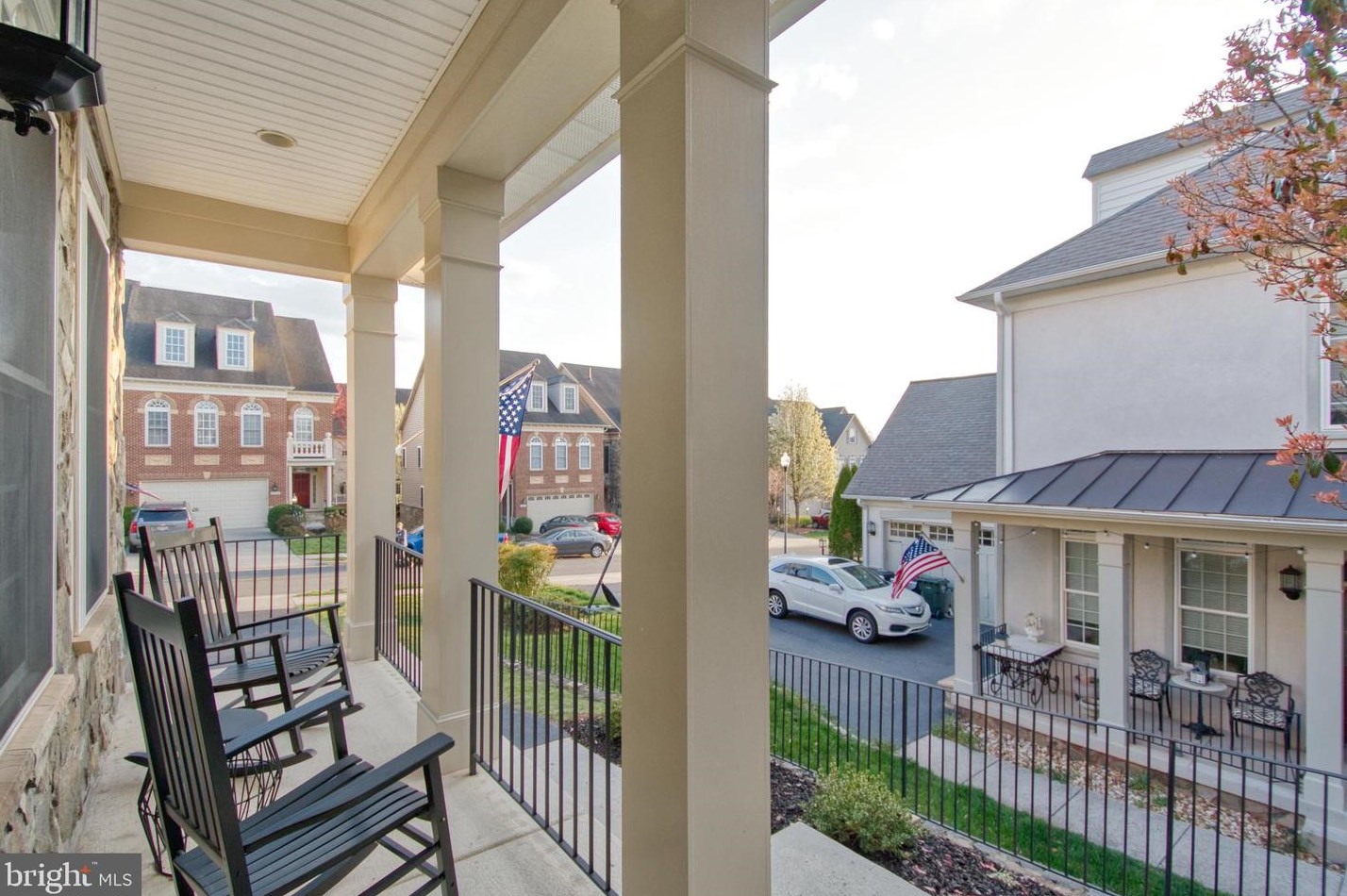 47640 Paulsen Sq, Dulles VA  20165-5193 exterior