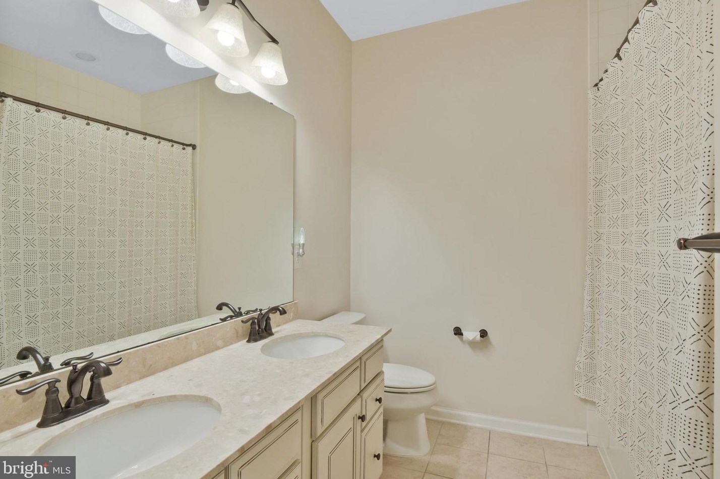 25898 Racing Sun Dr, Stone Ridge VA  20105 exterior